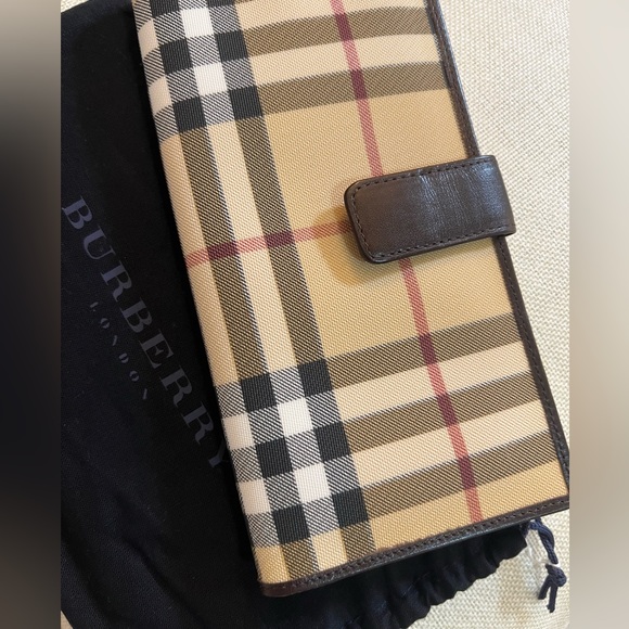 BURBERRY COATED VINTAGE CANVAS WALLET - Picture 1 of 11
